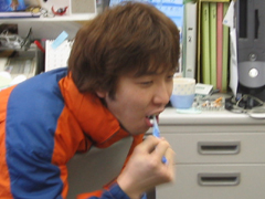 白ヤギ歯磨きさばき